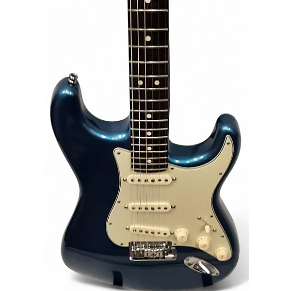 Fender CUSTOM DLX STRATOCASTER Solid Body Electric Guitar