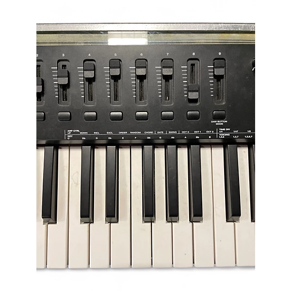 M Audio Used M Audio OXYGEN 49 MKV MIDI Controller.gc