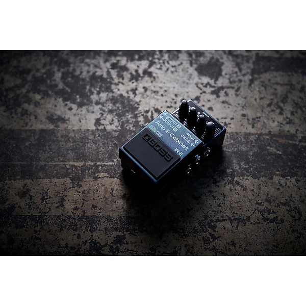 IR 2 Amp Cabinet Effects Pedal Dark Grey