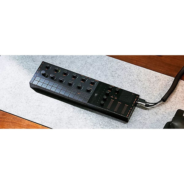 Yamaha SEQTRAK Music Creation Station Level 1 Black M08752004001000.gc