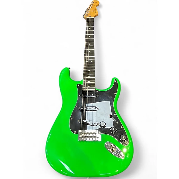Fender Used Fender LIMITED EDITION STRAT NEON GREEN Solid Body Electric Guitar.gc
