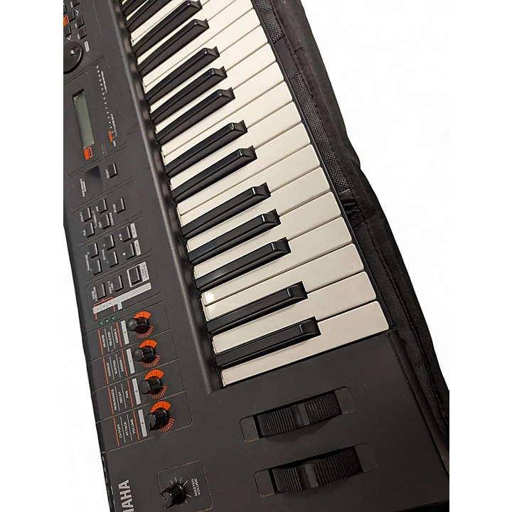 Yamaha MX49 49 Key Keyboard Workstation