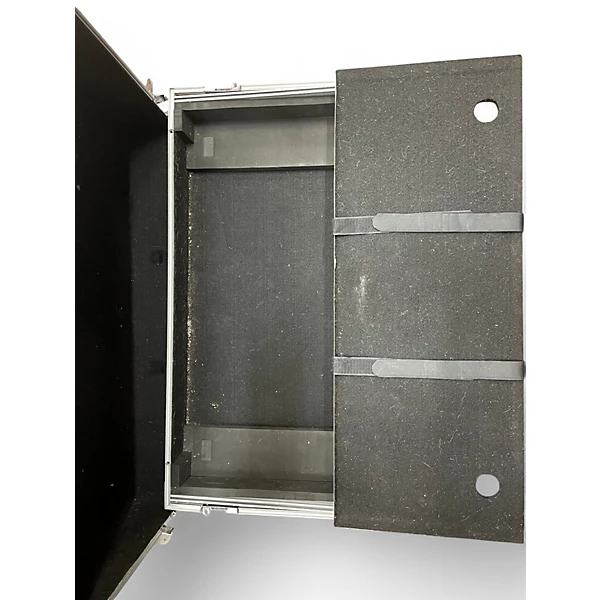 Headliner Used Headliner Low Profle Flight Case with Wheels DJ Case.gc