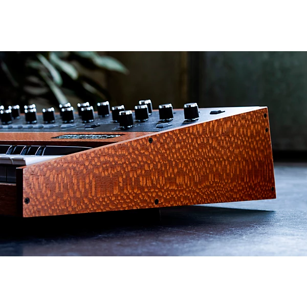 Prophet 10 Special Edition Lacewood
