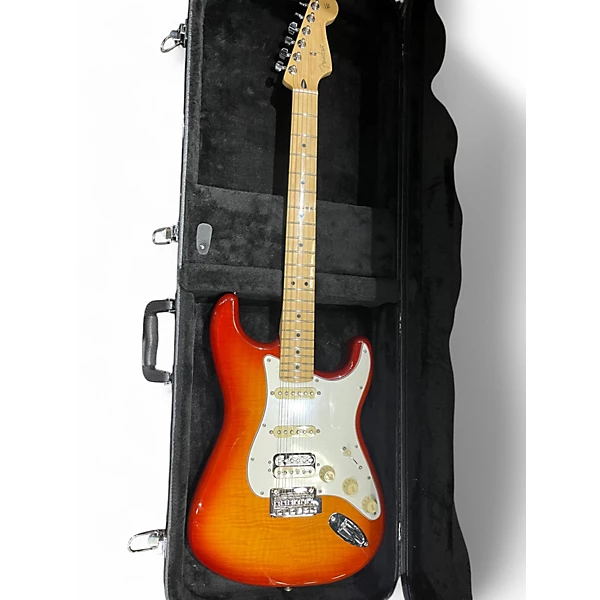 Fender Used Fender Limited Edition Player Stratocaster Sienna Sunburst Solid Body Electric Guitar.gc