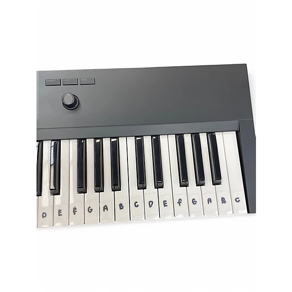 Native Instruments Used Native Instruments Komplete Kontrol A61 MIDI Controller