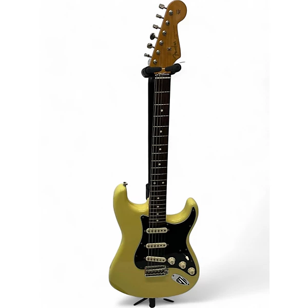 Fender Special Edition 60s Stratocaster Solid Body Electric Guitar.gc