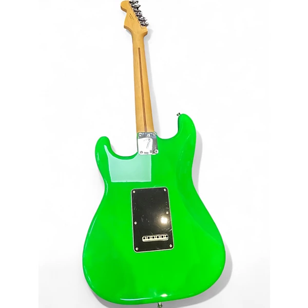 Fender Used Fender LIMITED EDITION STRAT NEON GREEN Solid Body Electric Guitar.gc