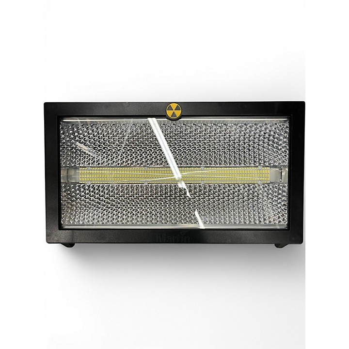 Martin Used Martin 90425000HU LED STROBE Lighting Effect Lighting Effect.gc