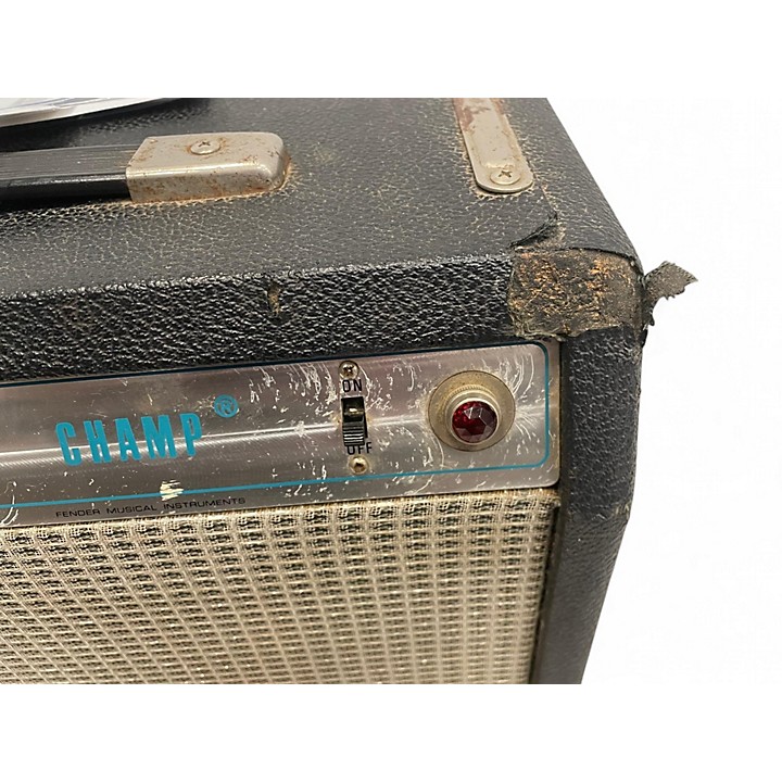 Vintage 1970s Fender Champ Tube Guitar Combo Amp