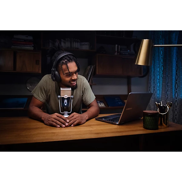 AKG Podcaster Essentials With Lyra USB Microphone and K371 Headphones Level 1 L74375004000000.gc