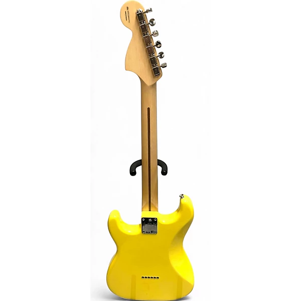 Fender Tom Delonge Signature Stratocaster Solid Body Electric Guitar