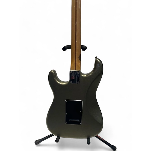 Fender 2011 Blacktop Stratocaster HSH Solid Body Electric Guitar.gc