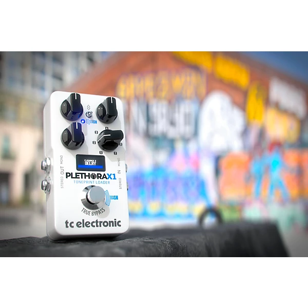 TC Electronic PLETHORA X1 TonePrint Loader and TC Guitar Effects Pedal Level 1 White M15954004001000.gc