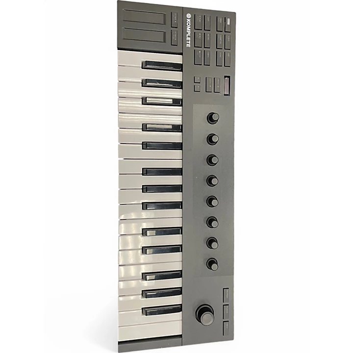 Native Instruments Used Native Instruments Komplete Kontrol M32 MIDI Controller