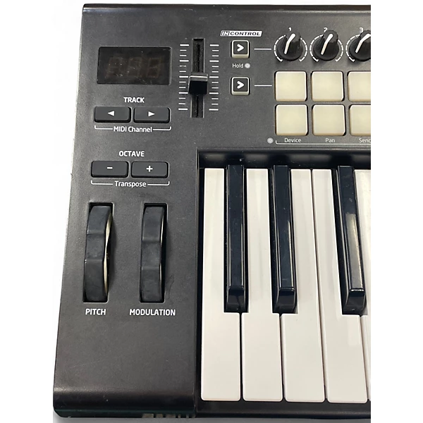 Novation Used Novation Launchkey 25 Key MIDI Controller