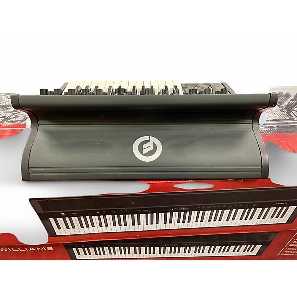 Moog Used Moog Sub Phatty 25 Key Synthesizer