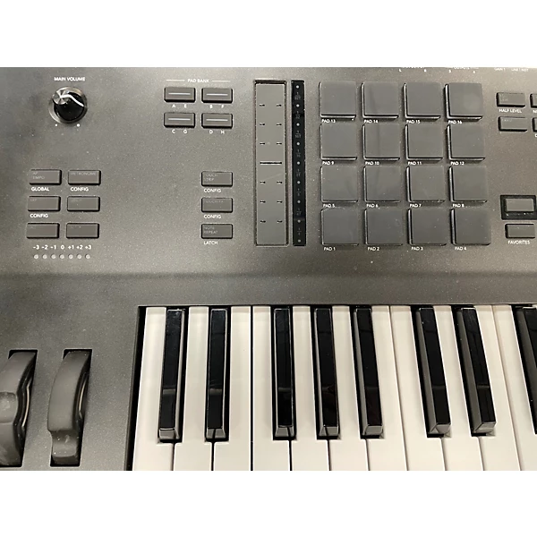 Akai Used Akai MPC Key 61 Keyboard Workstation.gc