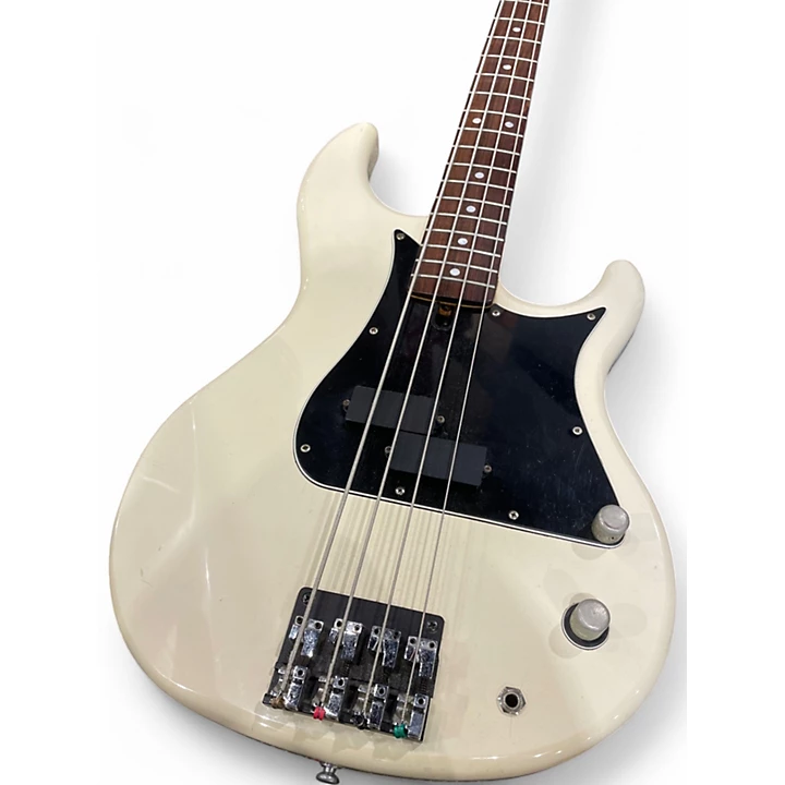 Used Yamaha bb200 Alpine White Electric Bass Guitar