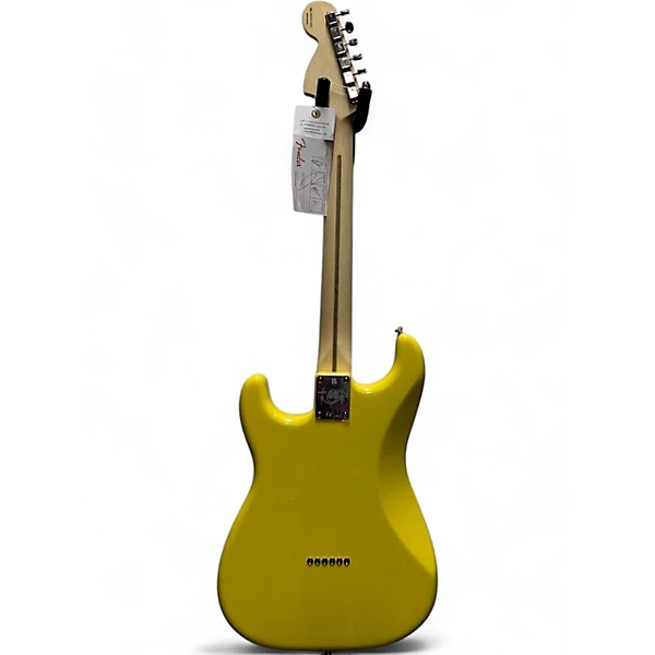 Fender TOM DELONGE SIGNATURE STRATOCASTER Solid Body Electric Guitar