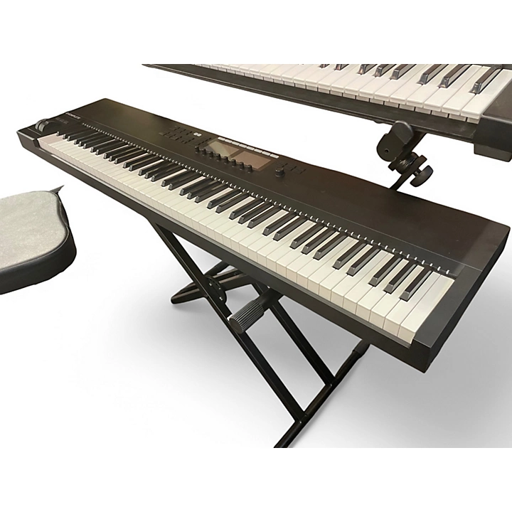 Native Instruments Used Native Instruments Komplete Kontrol S88 MK2 MIDI Controller