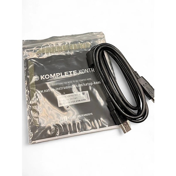 Native Instruments Used Native Instruments Komplete Kontrol M32 MIDI Controller