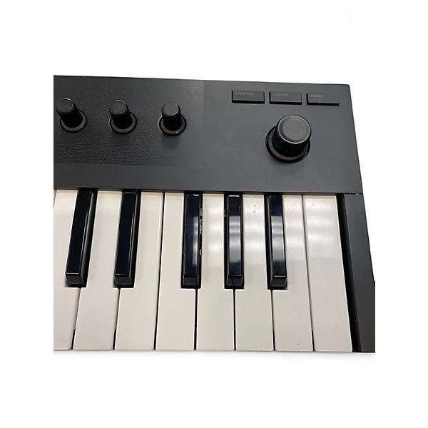 Native Instruments Used Native Instruments KONTROL M32 Keyboard Workstation.gc