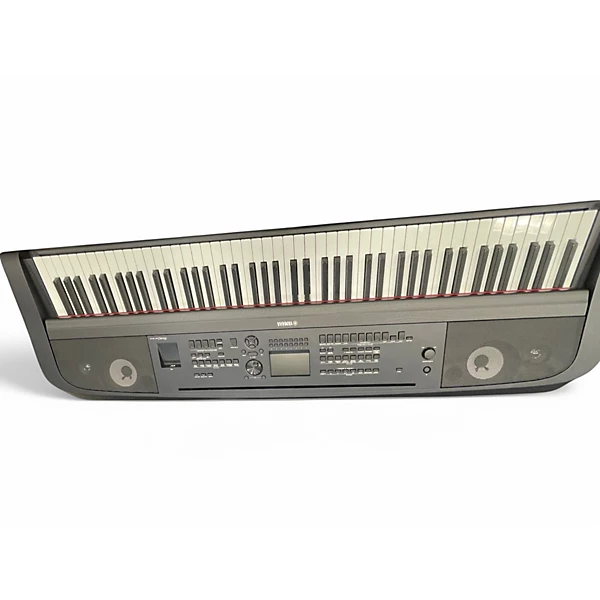 Yamaha Used Yamaha Portable Grand DGX670 Keyboard Workstation.gc