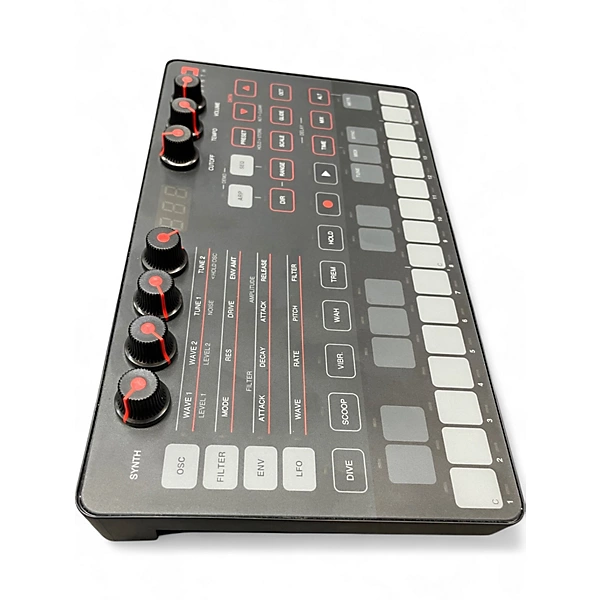 IK Multimedia Used IK Multimedia UNO SYNTH Synthesizer