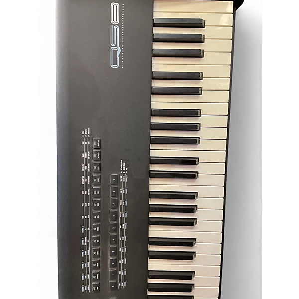 Alesis Used Alesis QS81 Keyboard Workstation.gc