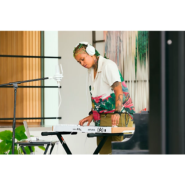 Arturia KeyLab 61 mk3 MIDI Keyboard Controller Level 1 White M14906004001000.gc