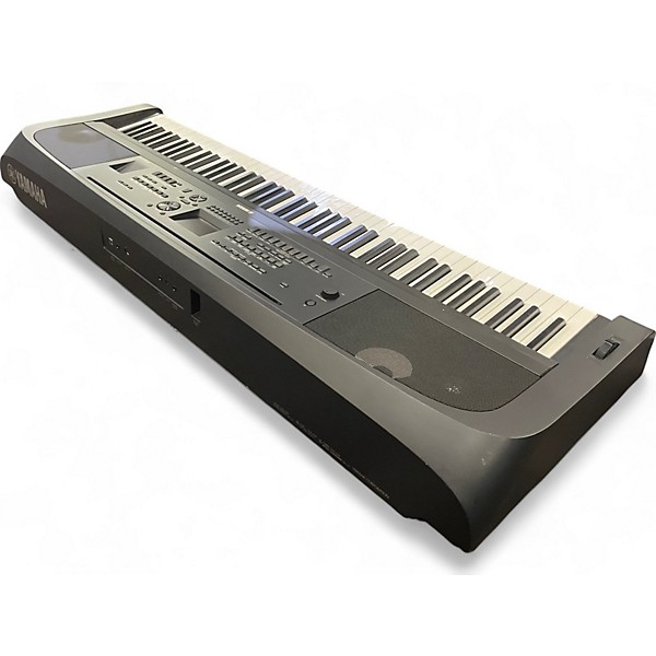 Yamaha Used Yamaha DGX670 Arranger Keyboard