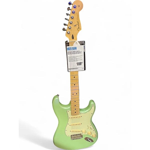 Fender Used 2022 Fender Limited Edition Player Stratocaster Seafoam Pearl Solid Body Electric Guitar.gc