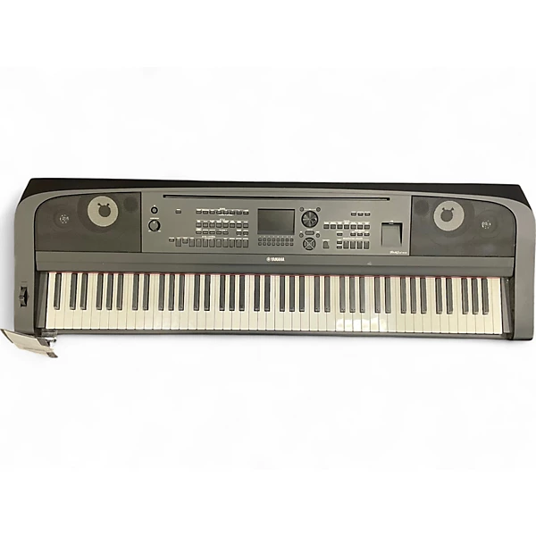 Yamaha Used Yamaha DGX670 Arranger Keyboard