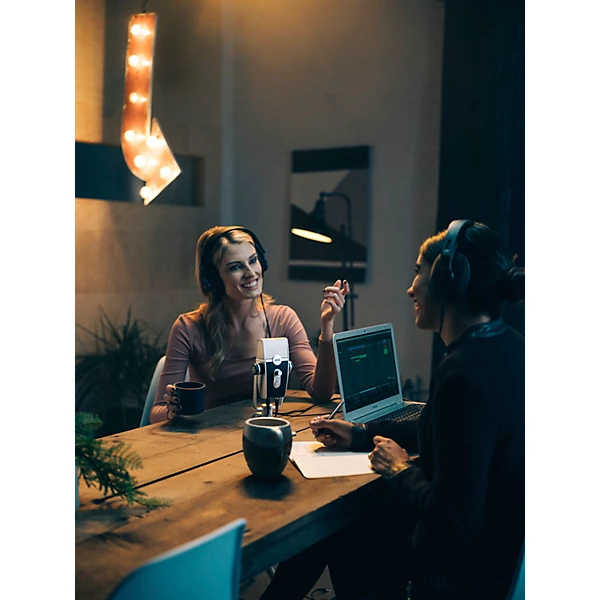 AKG Podcaster Essentials With Lyra USB Microphone and K371 Headphones Level 1 L74375004000000.gc