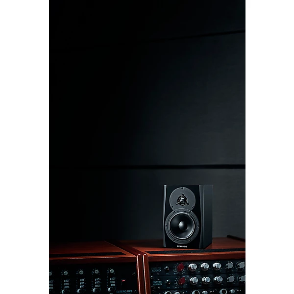 Dynaudio LYD 5 5 Powered Studio Monitor Each Black Level 1 L93489004000000.gc