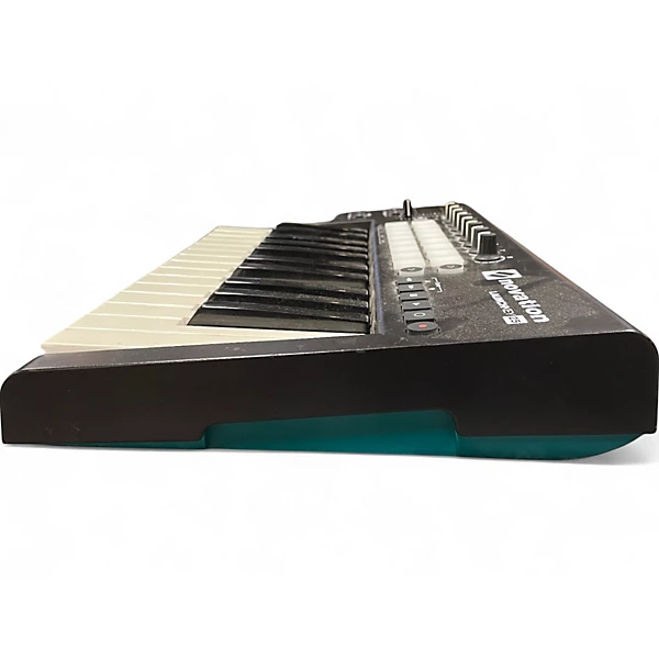 Novation Used Novation LAUNCHKEY 25 MK2 MIDI Controller