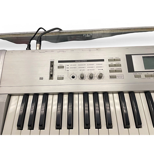 KORG Used KORG Triton Le 76 Key Keyboard Workstation