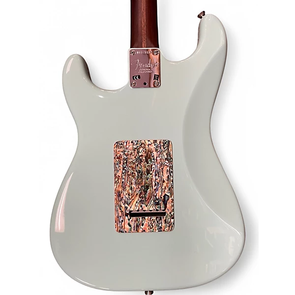Fender Used 2017 Fender Limited Edition American Professional Stratocaster Daphne Blue Solid Body Electric Guitar.gc