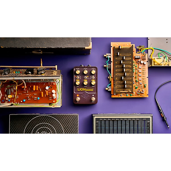 Lion 68 Super Lead Amp Effects Pedal Purple