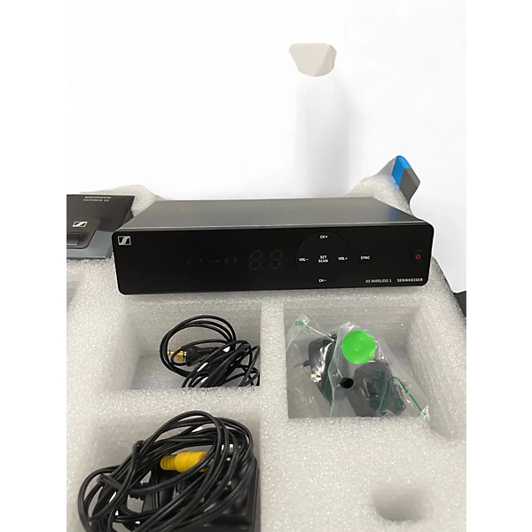 Sennheiser Used Sennheiser XSW1 ME2 Lavalier Wireless System.gc