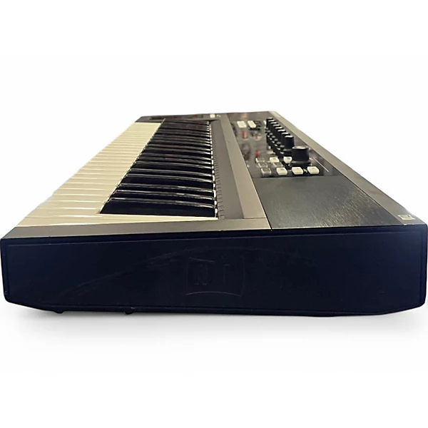 Native Instruments Used Native Instruments Komplete Kontrol S49 MIDI Controller