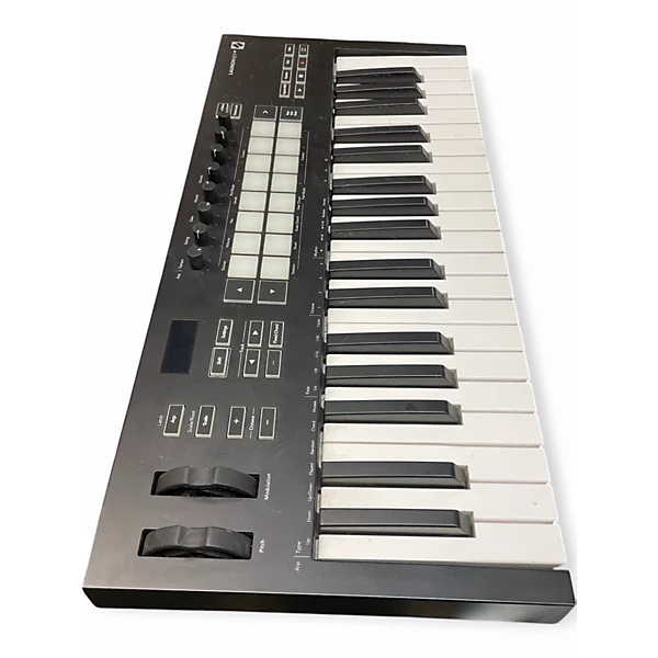 Novation Used Novation LAUNCHKEY 37 MIDI Controller