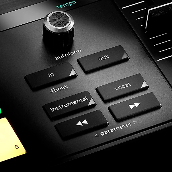 DJControl Inpulse T7 2 Channel Motorized DJ Controller Black