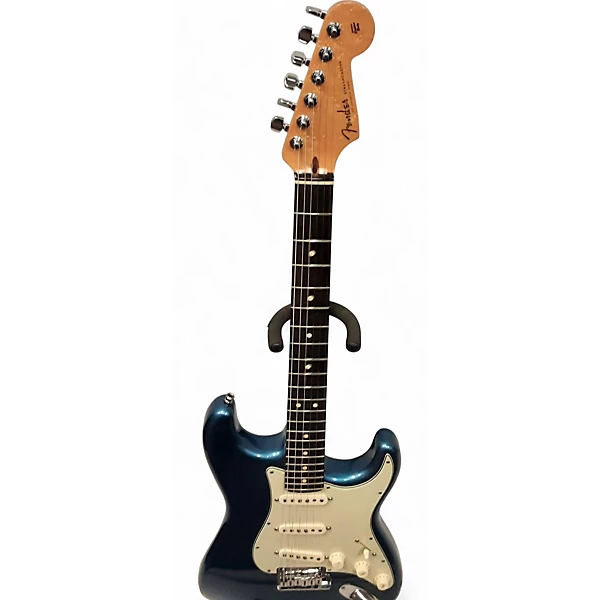 Fender CUSTOM DLX STRATOCASTER Solid Body Electric Guitar