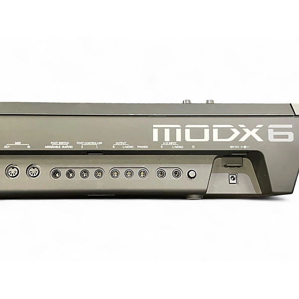 Yamaha Used Yamaha MODX6 Synthesizer
