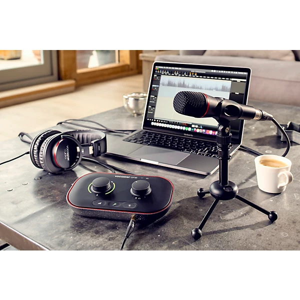 Focusrite Vocaster One Studio Essential Podcasting Bundle for Content Creation Level 1 L94722004000000.gc