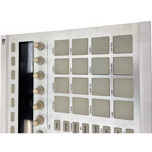 Native Instruments Used Native Instruments Maschine MKII MIDI Controller