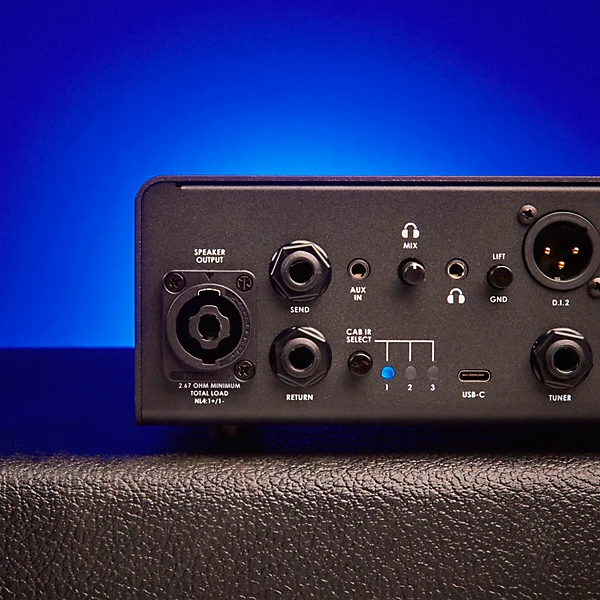 AG 700 V2 700W Bass Amp Head Black