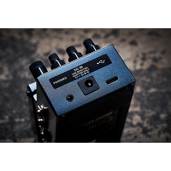 IR 2 Amp Cabinet Effects Pedal Dark Grey